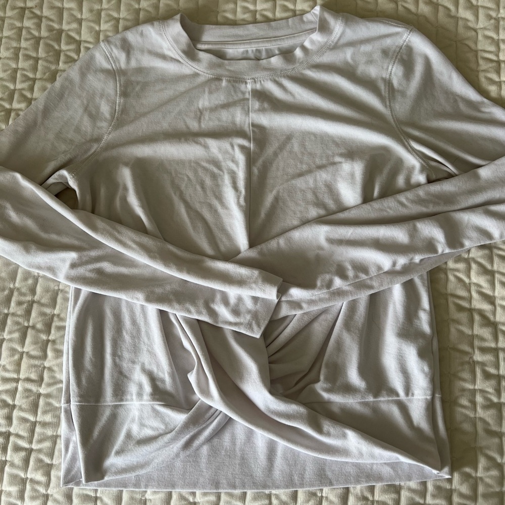 Old Navy women’s white Long Sleeve Tee twist front